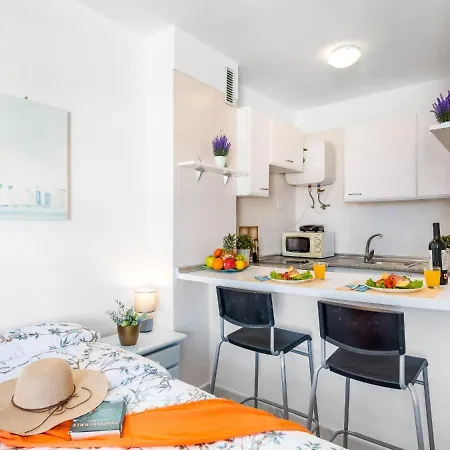 419 Beautiful Summerland Studio, Wi Fi Sat Tv *